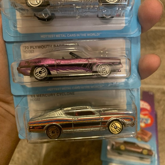 2022 Hot Wheels  Ultra Hots Complete Set of 8 Cars Target Exclusive